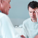 মাথা ব্যথা হলে কোন ডাক্তার দেখাবো