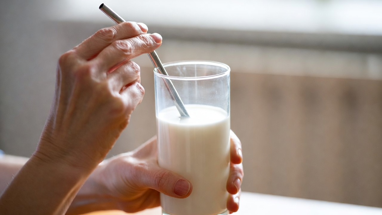 হাড়ের ক্ষয় রোধে প্রয়োজনীয় খাবার